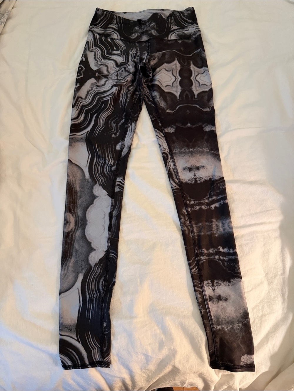 ALO Yoga Women's Black & Gray Marbled Jeggings